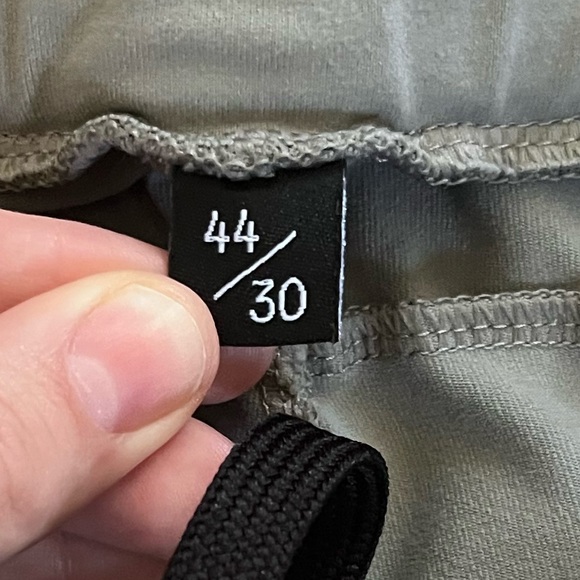 2 pairs of Men’s Public Rec All Day Every Day Pants - Picture 6 of 15